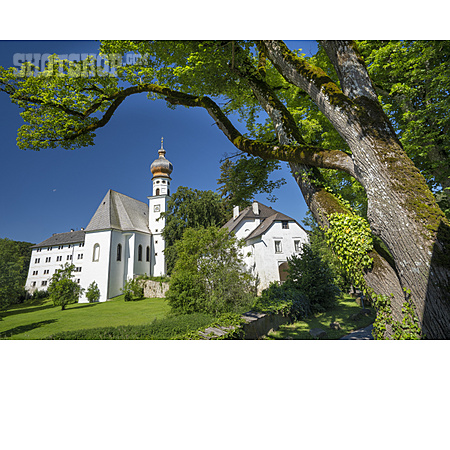
                Kloster Höglwörth                   
