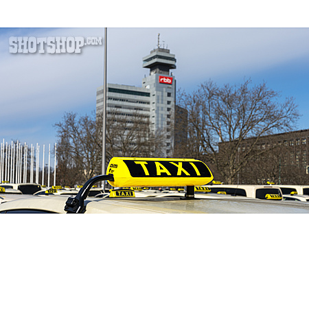 
                Berlin, Taxi, Taxistand                   