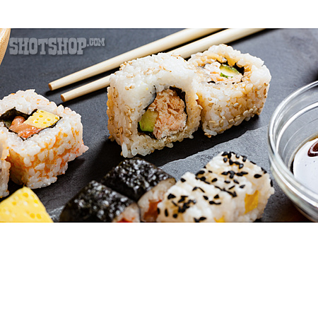 
                Inside-out-rolls, Nigiri-sushi                   