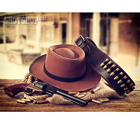 
                Revolver, Western, Cowboyhut, Munitionsgürtel                   