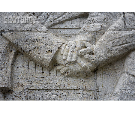 
                Handschlag, Gedenkstätte, Sowjetisches Ehrenmal                   