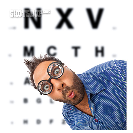 
                Buchstaben, Sehtestbrille, Augenoptik, Kurzsichtigkeit                   