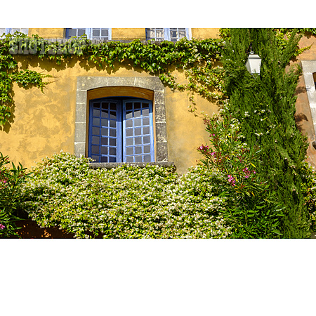 
                Fenster, Provence                   