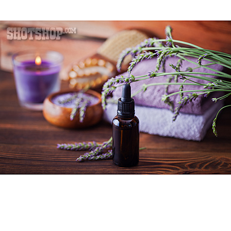 
                Badezusatz, Lavendelöl, Aromatherapie                   