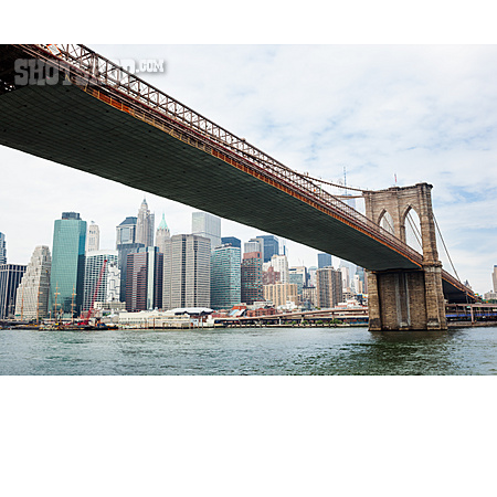 
                New York, Manhattan, Brooklyn Bridge, East River                   