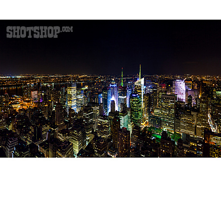 
                Beleuchtet, New York, Manhattan, Hochhäuser                   