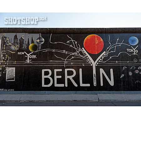 
                Berlin, Graffiti, East Side Gallery                   