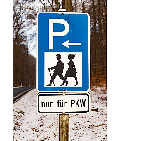 
                Hinweisschild, Parkplatz, Wandern                   