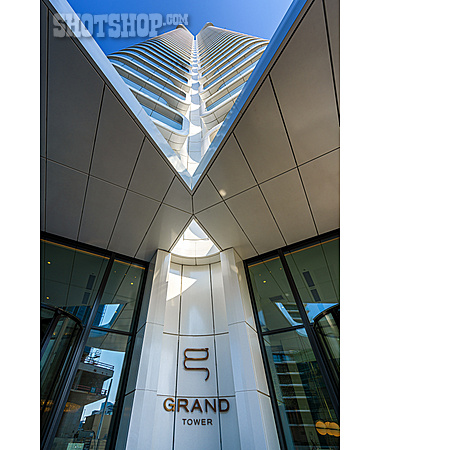 
                Grand Tower                   