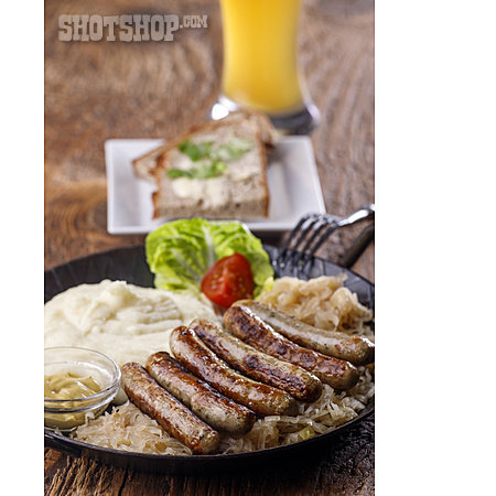 
                Bratwurst, Deutsche Küche, Mittagessen, Nürnberger                   