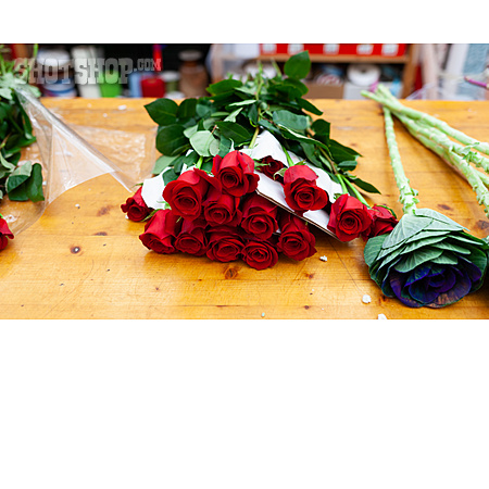 
                Rote Rosen, Floristik                   