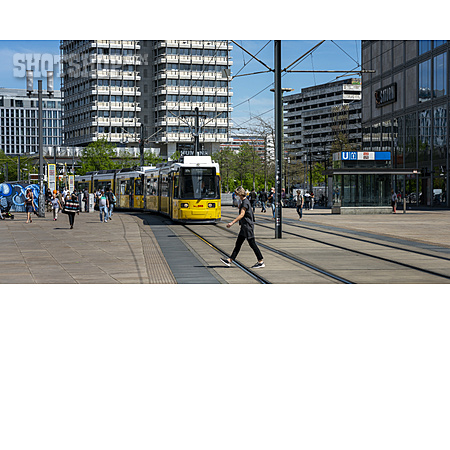 
                Alexanderplatz, Straßenbahn, Stadtverkehr                   