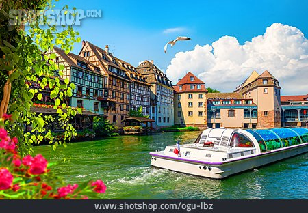 
                Kanal, Altstadt, Ausflugsschiff, Straßburg                   
