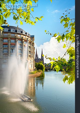 
                Springbrunnen, Ill, Straßburg                   