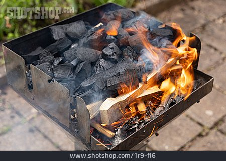 
                Grill, Feuer, Holzkohle                   