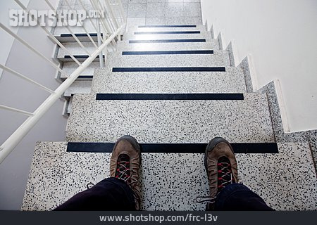 
                Treppe, Abwärts, Treppenstufe                   
