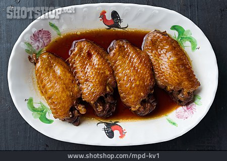
                Asiatische Küche, Sojasauce, Hähnchenflügel                   
