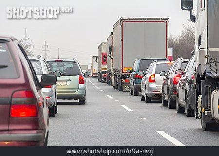 
                Autobahn, Straßenverkehr, Verkehrsstau                   