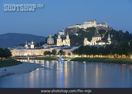 
                Salzburg, Salzach, Festungsberg                   