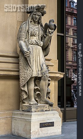 
                Statue, Börse Frankfurt                   