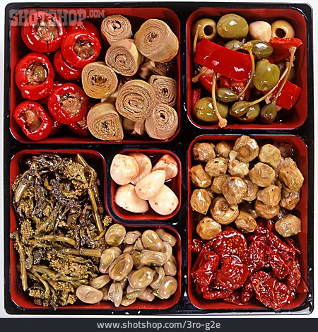 
                Knoblauch, Artischocke, Olive, Antipasti, Gefüllte Paprika, Kapern, Getrocknete Tomate                   