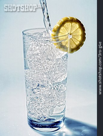 
                Erfrischung, Mineralwasser, Trinkwasser                   