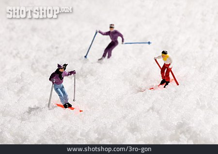 
                Winter Sport, Skiers, Miniature                   