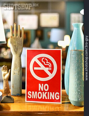 
                Verbotsschild, Nichtraucherzone, Rauchen Verboten, No Smoking                   
