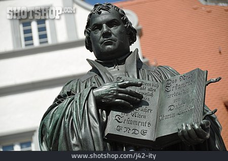
                Bronzestatue, Martin Luther, Lutherstadt Wittenberg                   