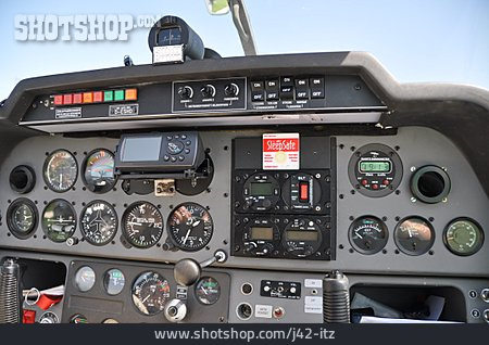 
                Flugzeug, Cockpit, Armaturenbrett                   