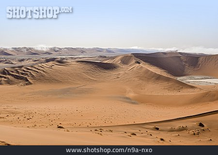 
                Sanddüne, Sossusvlei, Wüste Namib                   