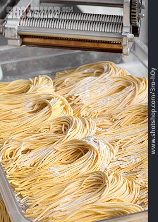 
                Spaghetti, Bündel, Teig, Herstellung                   