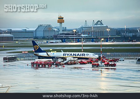 
                Flughafen, Hamburg, Ryanair                   