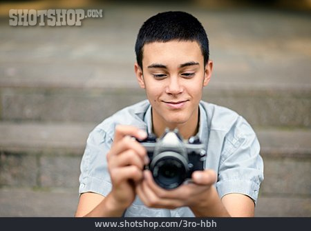 
                Teenager, Lächeln, Fotografieren, Analog, Fotokamera                   