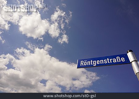 
                Röntgenstraße                   