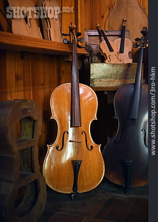 
                Cello, Violoncello, Instrumentenbauer                   