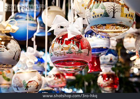 
                Weihnachtsmarkt, Christbaumschmuck                   