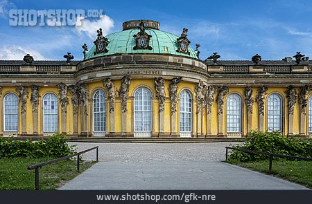 
                Schloss Sanssouci                   