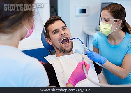 
                Zahnbehandlung, Patient, Zahnarztpraxis, Zahnärztin                   