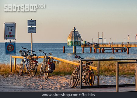 
                Fahrräder, Ostseeküste, Tauchgondel                   