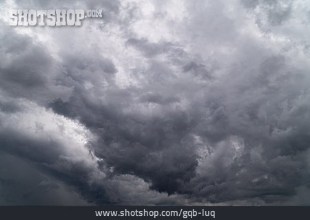 
                Wolkengebilde, Wolkenformation, Regenwolke                   