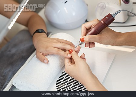
                Fingernagel, Nagelpflege, Nagelstudio                   
