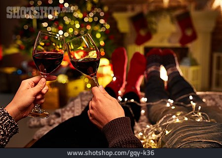 
                Paar, Weihnachten, Gemütlich, Rotwein, Anstoßen                   