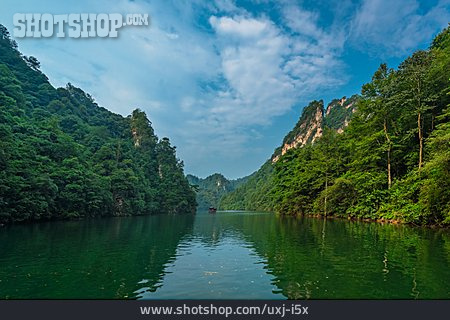 
                Zhangjiajie National Forest Park, Baofeng-see                   