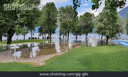 
                Sportplatz, Hochwasser, überflutet                   