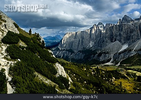 
                Berggipfel, Dolomiten, Grödner Joch                   