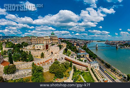
                Budapest, Ungarn, Burgpalast                   