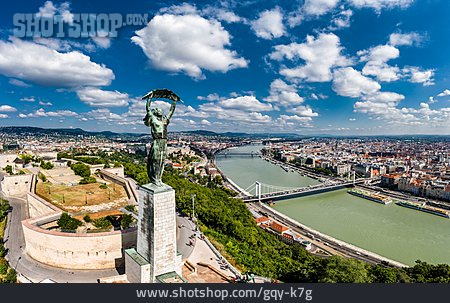 
                Budapest, Freiheitsstatue, Zitadelle                   