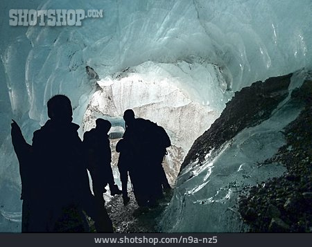 
                Tourismus, Personengruppe, Eishöhle                   