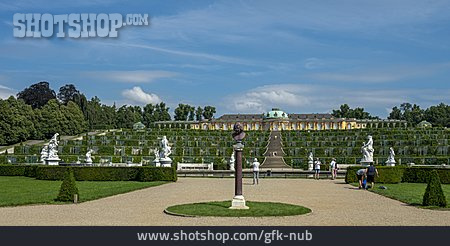 
                Schlosspark, Schloss Sanssouci                   